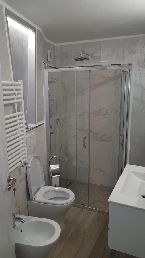 Water Lily Apartment - Self Check-In Oradea Εξωτερικό φωτογραφία